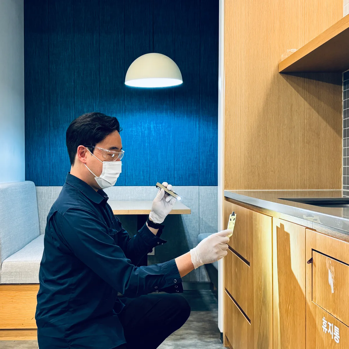 시공 디테일 — 메쉬·코킹
